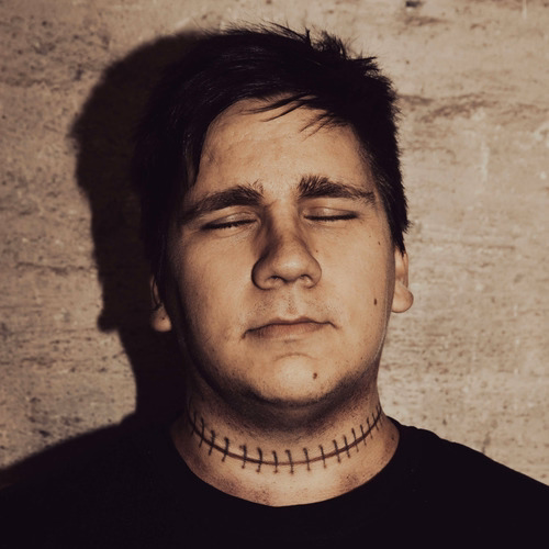 Eetu Savolainen closed eyes